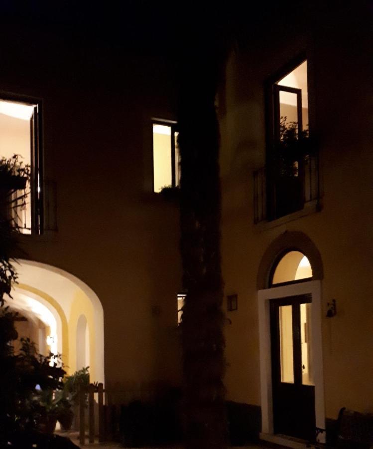 Bed and Breakfast Dependance Royale Caserta Zewnętrze zdjęcie